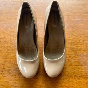 Giani Bernini size 7.5 nude heels